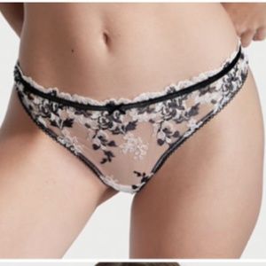 NWT VICTORIA'S SECRET Dream Angels Embroidered Lace Thong Panty